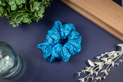 Blue Issa Me! // Scrunchie