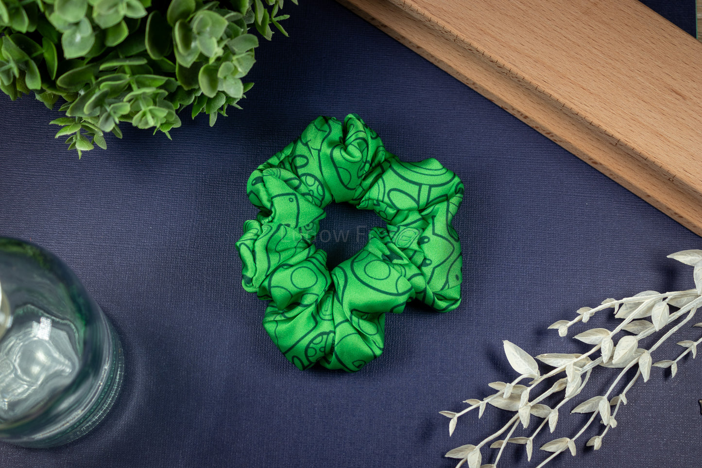 Green Issa Me! // Scrunchie