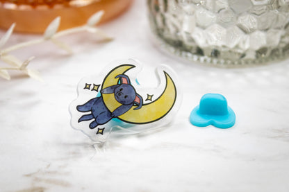 Loona Lunatic -- Just Hanging Around // Acrylic Pin