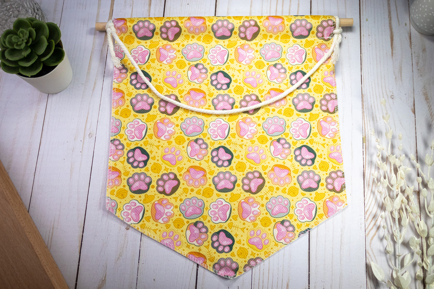 Yellow Cat Paws // Pin Banner